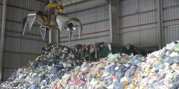 Tragedia en Ceamse: Un operario quedó atrapado en una compactadora y murió producto de las graves heridas\u002E