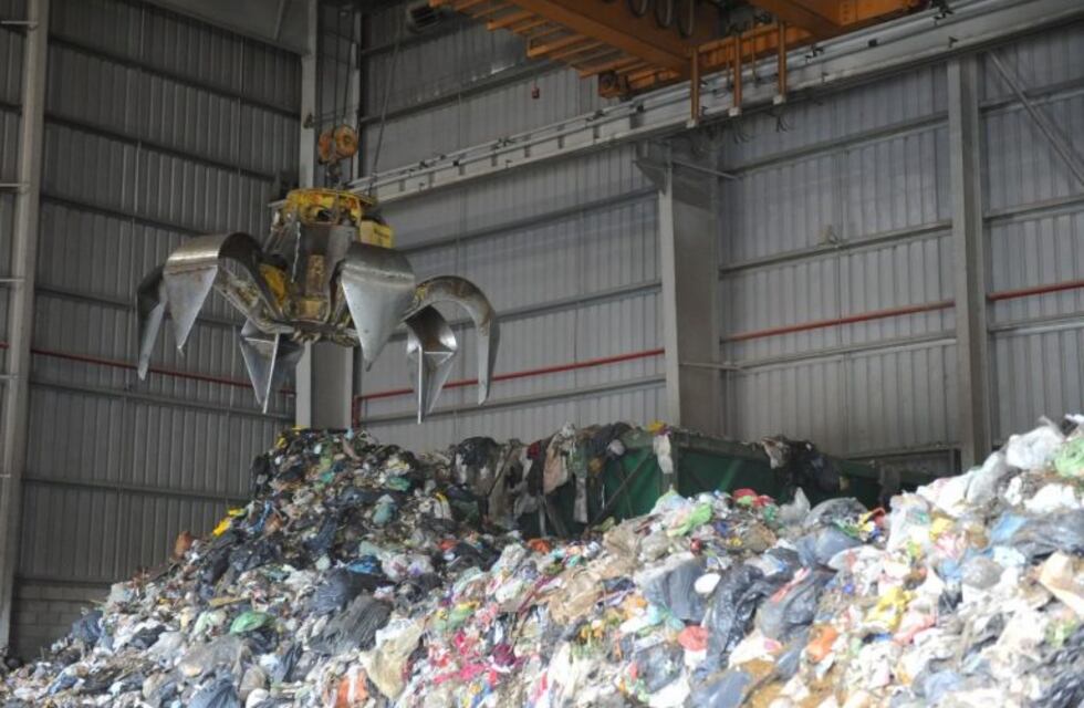 La Plata: un trabajador murió al quedar atrapado en una compactadora de basura