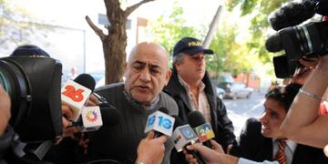 Buenos Aires - 22/04/09 - osé Arce, el hombre \r\ndetenido ayer como presunto instigador del crimen por encargo de su esposa, Rosana Galliano, llegó esta mañana a la fiscalía de Campana para ser indagado y aseguró estar \