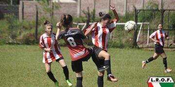 Liga Regional Obereña de Fútbol, partido de fútbol femenino\u002E (Radiohit)