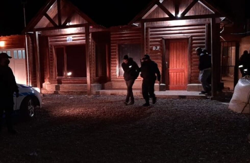 Detienen dos ladrones que robaban tiendas de ropa