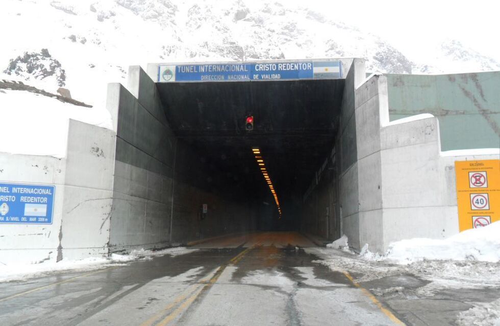 El Paso Cristo Redentor se encuentra cerrado por la primera nevada del año en Cordillera