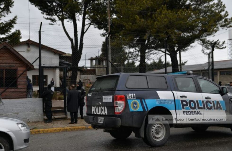 Toma de rehenes en la cárcel de Bariloche: piden talleres y aumento de la ración de comidas