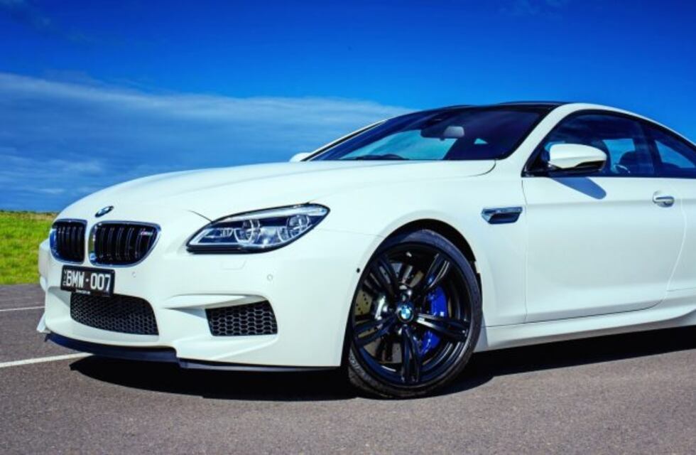 Se compró un auto deportivo de 100 mil dólares y lo destruyó a los 11 kilómetros