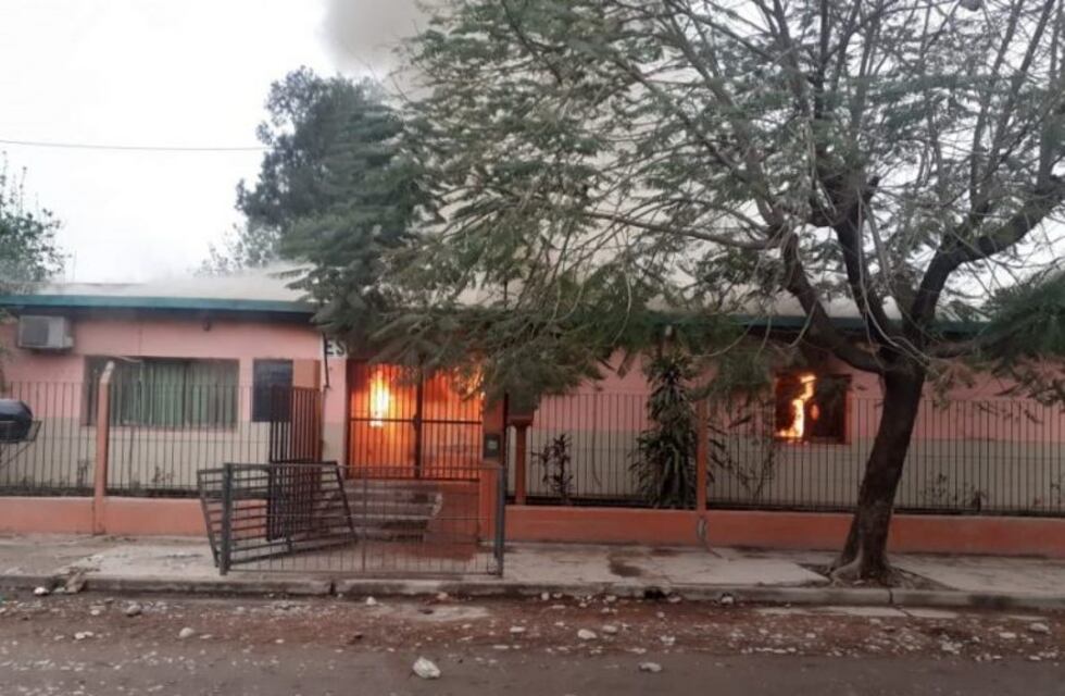 Se incendió una escuela en un municipio salteño