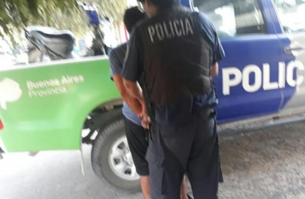 Lo detuvieron tras chocar con una moto robada