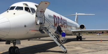 El arribo del primer vuelo se produciru00e1 a las 8.15 en el aeropuerto internacional El Plumerillo, el que seru00e1 bautizado por los bomberos como tradicionalmente se estila.