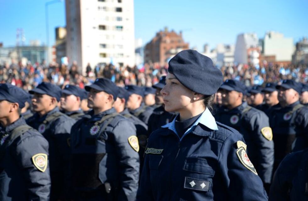 Se suman a las calles de Córdoba 1.220 policías