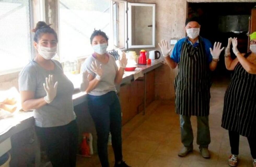Un merendero en el norte de Santa Rosa sigue entregando viandas en tiempos de cuarentena
