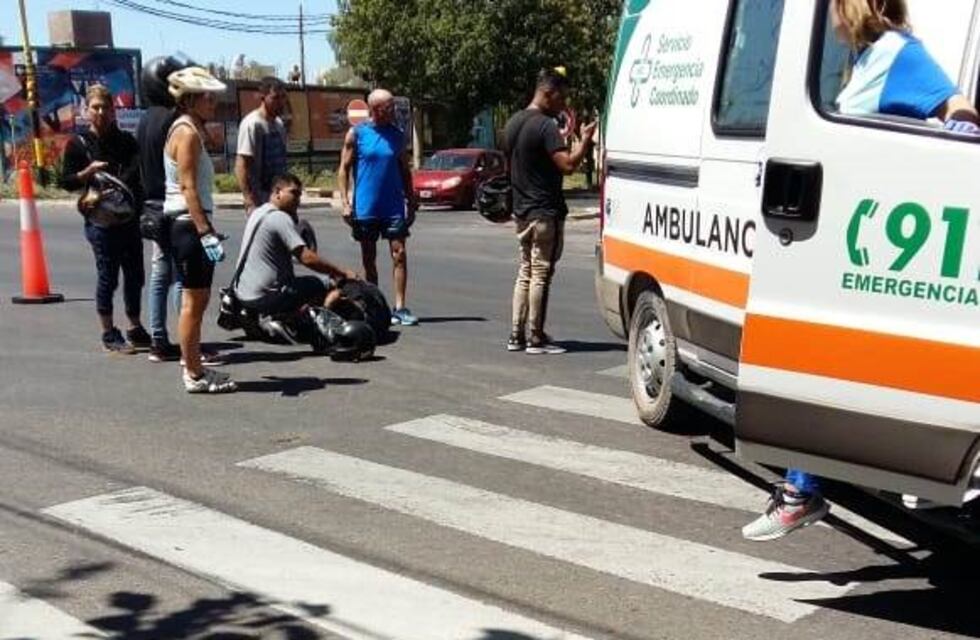 En dos accidentes con motos hubo cuatro heridos en total y dos con fracturas múltiples
