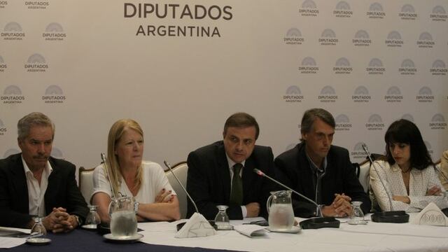 DYN18, BUENOS AIRES, 14/02/2017, CONFERENCIA DE PRENSA DE LA OPOSICIu00d3N POR EL ACUERDO DEL ESTADO POR EL CORREO ARGENTINO. FOTO:DYN/PABLO MOLINA.