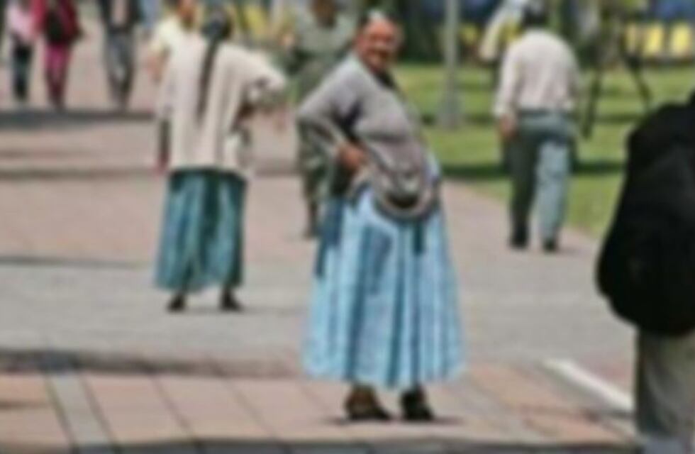 Salió a hacer un trámite y un grupo de gitanas le arrebataron la billetera