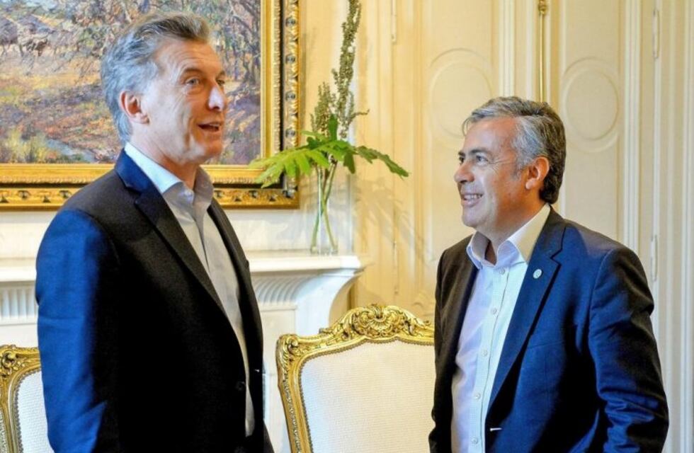Cornejo decidió desdoblar las elecciones a pesar del pedido de Macri de unificar