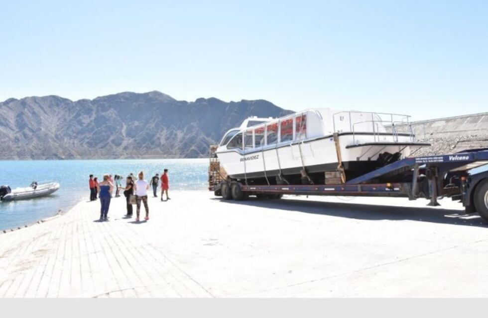 El dique Punta Negra estrena paseos en catamarán y es el primero de San Juan