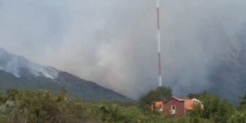 Hay dos incendios en las sierras de los Comechingones