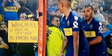 Un cartel dedicado al ex Instituto, que lo mismo responde con el gol\u002E