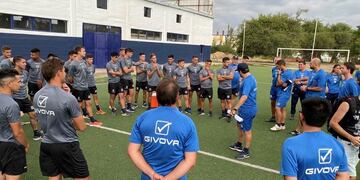 El plantel del Cacique Medina se va de pretemporada el 5 de enero\u002E Con dos socios como parte de la delegación\u002E