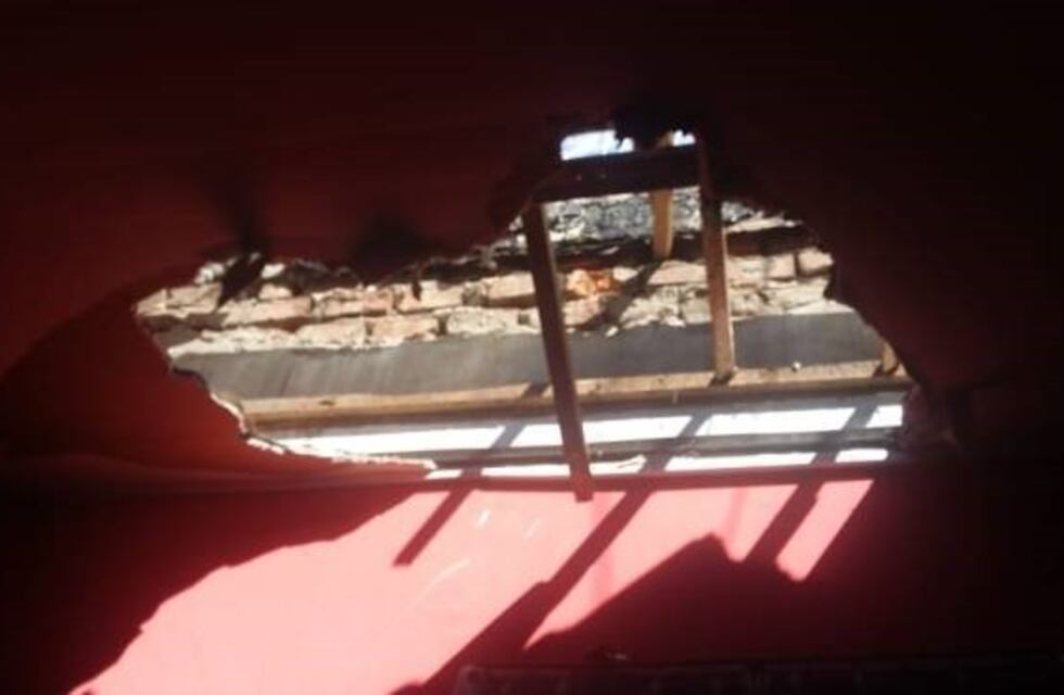 Se desmoronó parte del techo de la sede local de Ipross