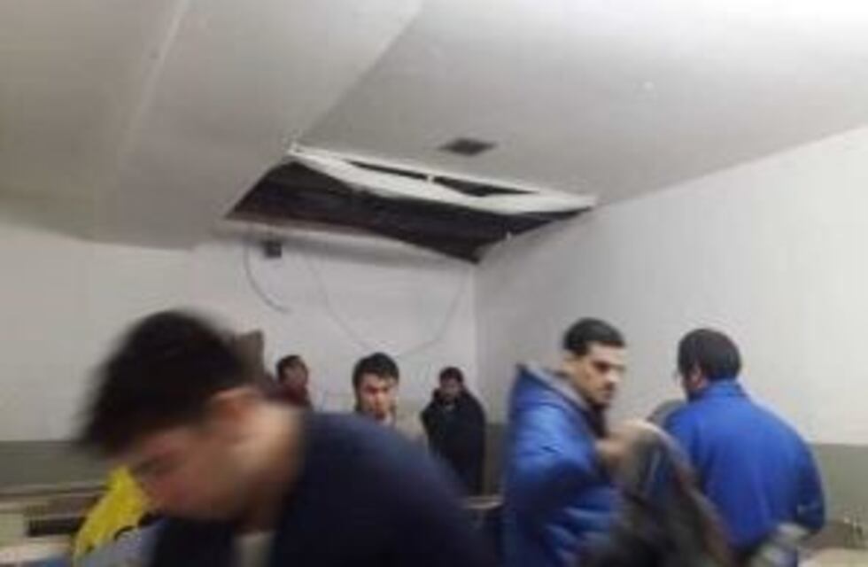 Río Gallegos : se cayó parte del techo en un colegio y dejó 6 heridos