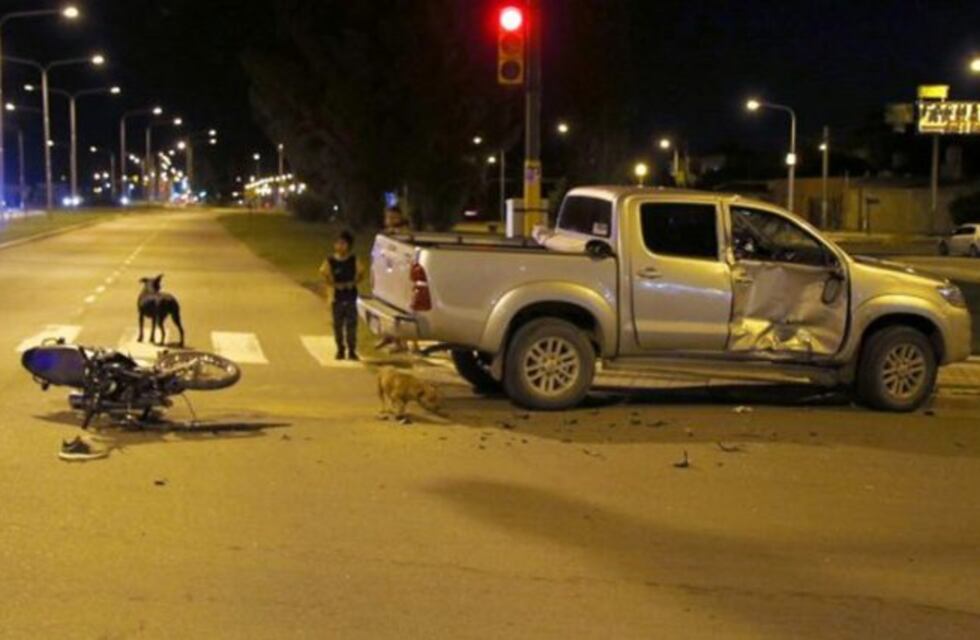Motociclista murió tras chocar con una camioneta en la Avenida Luro