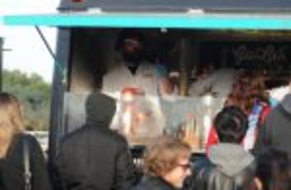 Firman la reglamentación de los food trucks y ya hay ocho emplazamientos donde podrán operar