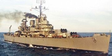 Crucero A.R.A "General Belgrano" 1093 hombres abordo