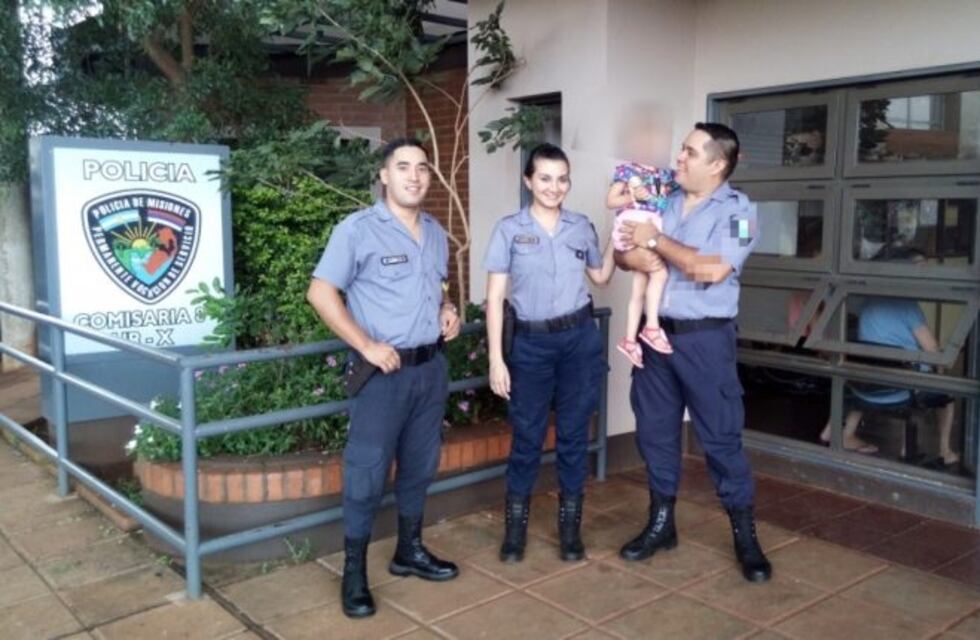 Una nena de tres años visitó a los policías que le salvaron la vida