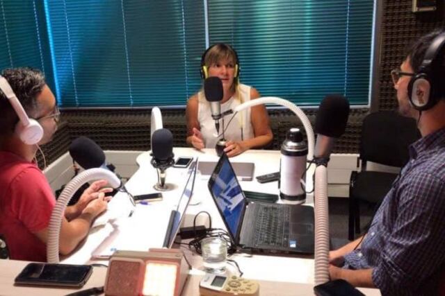 Verónica Irizar estuvo en Radio 10 Rosario y le pegó a Cambiemos