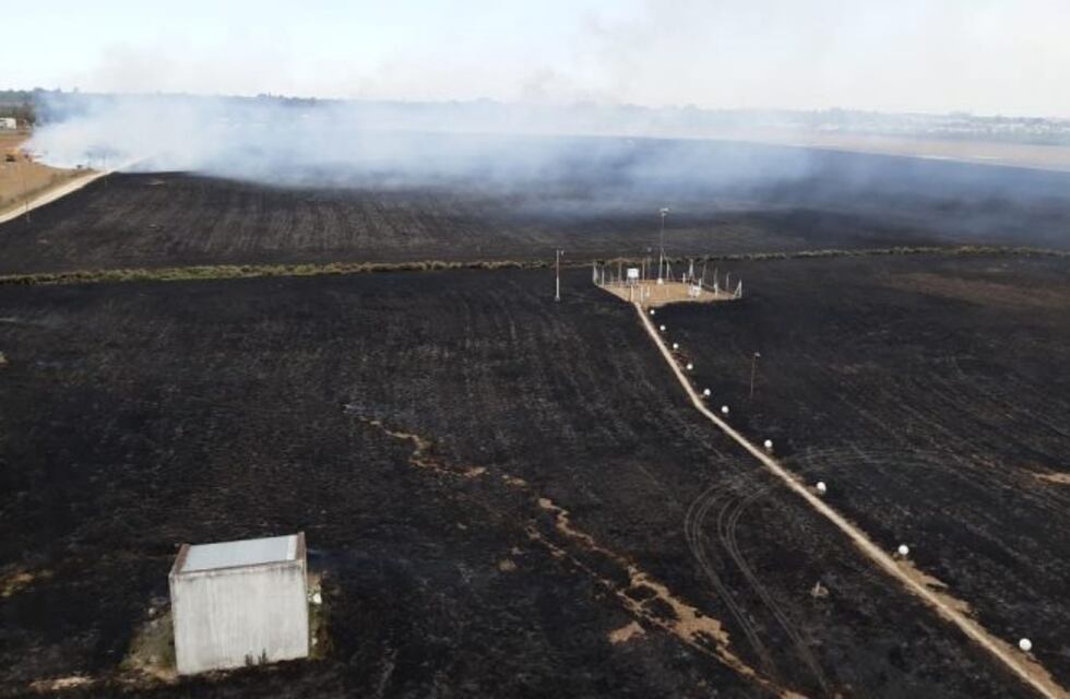 Incendios de pastizales provocó serios inconvenientes en la tarde del domingo en Corrientes