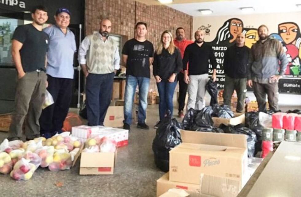 La Universidad Nacional de La Pampa entregó bolsas de mercadería a becarios del comedor