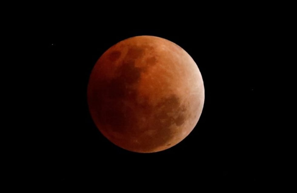 Eclipse de luna de este viernes 27 de julio: lo que pasará y lo que no según los astrónomos