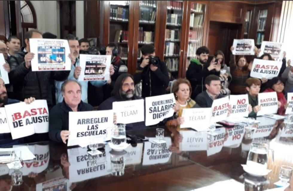 Vidal ofreció a los docentes un aumento del 16,7% pero lo rechazaron