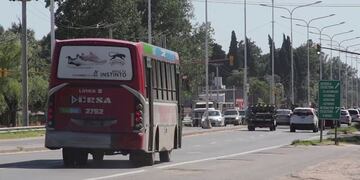 La mujer subió a un colectivo en la Ruta 1 en Santa Fe y fue obligada a descender por el chofer\u002E (Archivo)