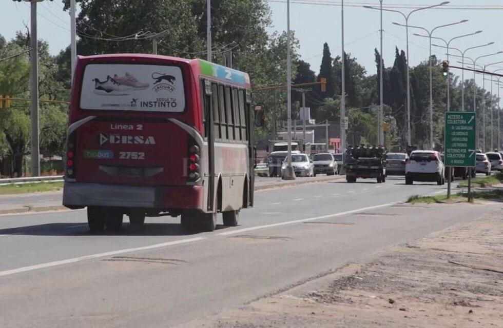 Chofer de colectivo hizo bajar a una mujer cuando se enteró que era médica