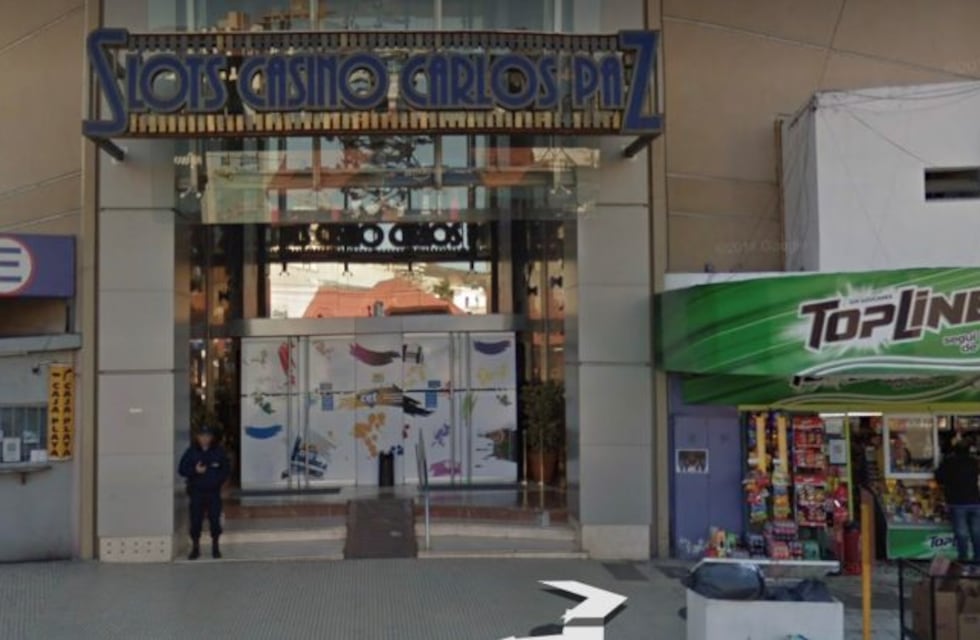 Casino de Carlos Paz: un hombre intentó cambiar 100 dólares falsos y fue demorado
