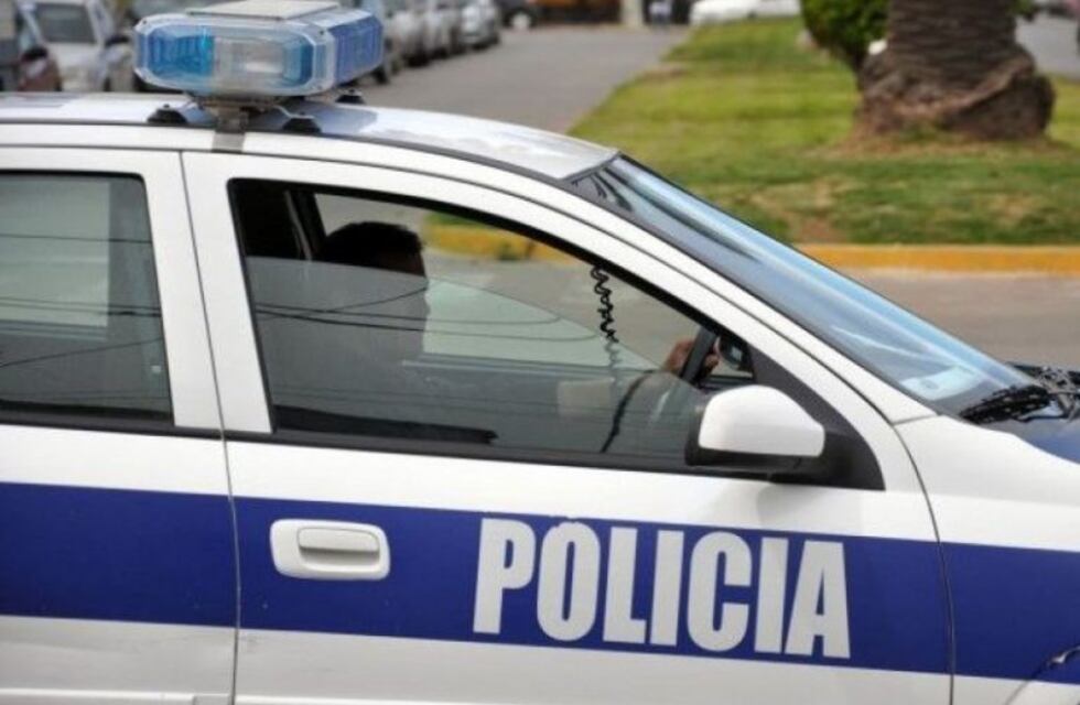 Vecinos encontraron en la calle a un joven gravemente herido