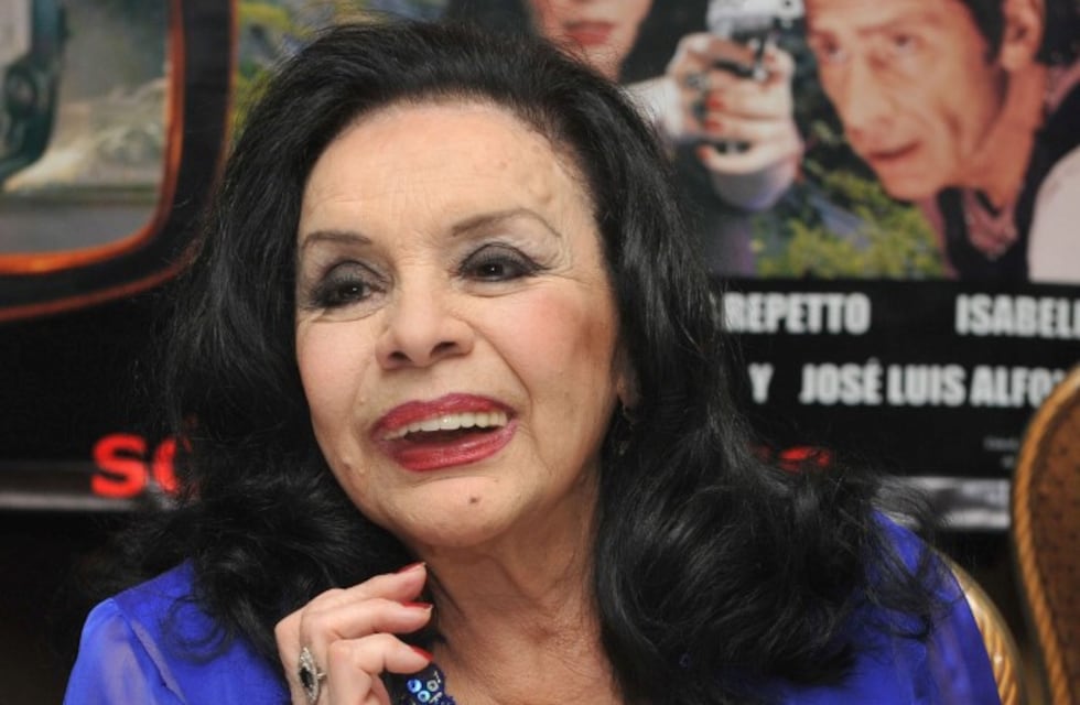 Internaron a Isabel "La Coca" Sarli por una neumonía
