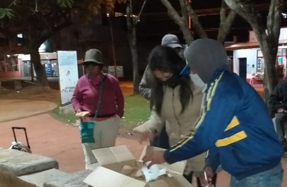 Brindan ayuda a personas en situación de calle
