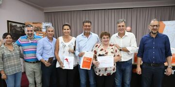 Se entregaron obsequios como reconocimiento a empleados municipales (Foto Prensa Municipalidad de Rafaela)
