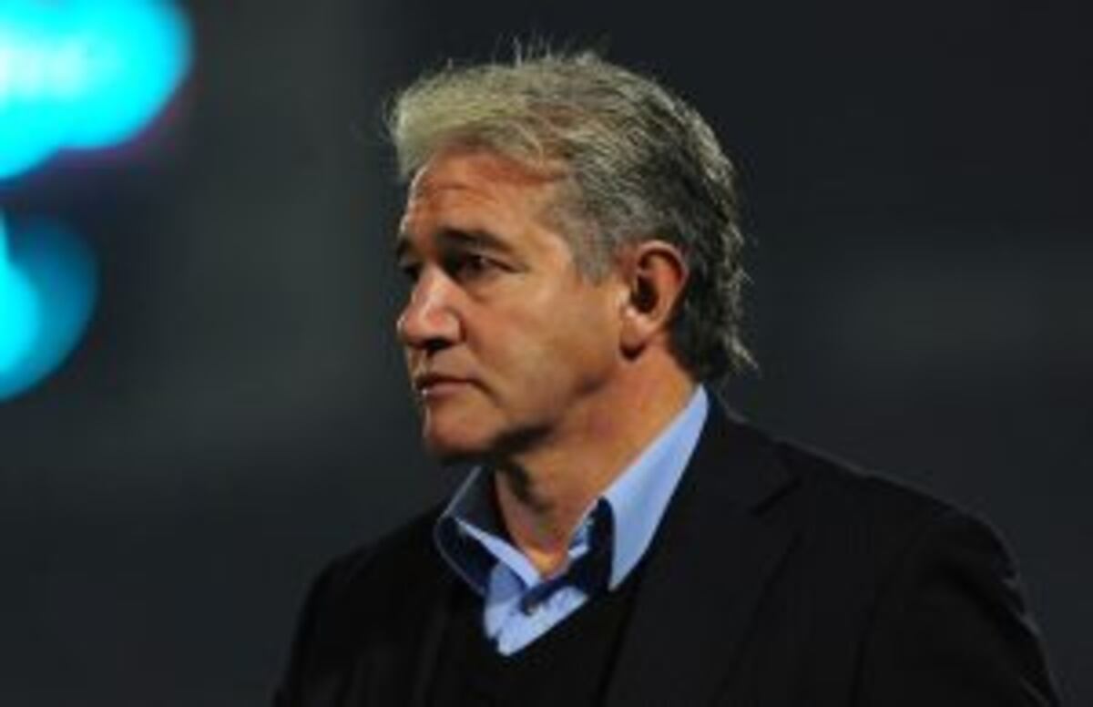 Jorge Burruchaga renunciu00f3 como DT de Sarmiento de Junu00edn. AFP PHOTO /Claudio SANTANA