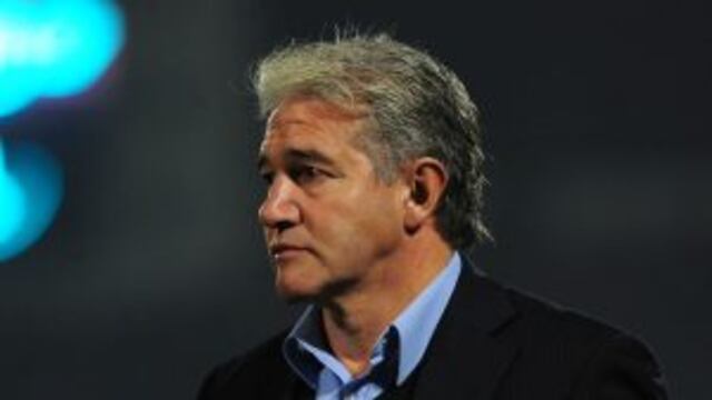 Jorge Burruchaga renunciu00f3 como DT de Sarmiento de Junu00edn. AFP PHOTO /Claudio SANTANA