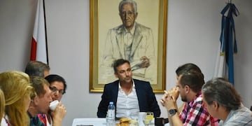 Ramón Mestre y dirigentes de la Unión Cívica Radical emitieron un documento pidiendo a Schiaretti una serie de medidas\u002E