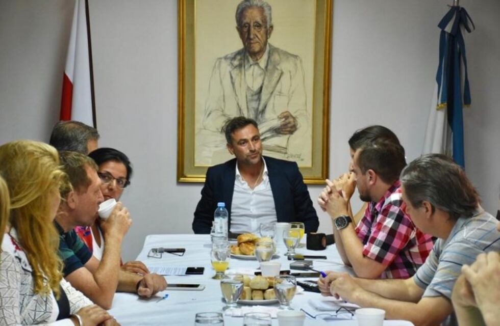 Le piden a Schiaretti que congele tarifas y sueldos provinciales