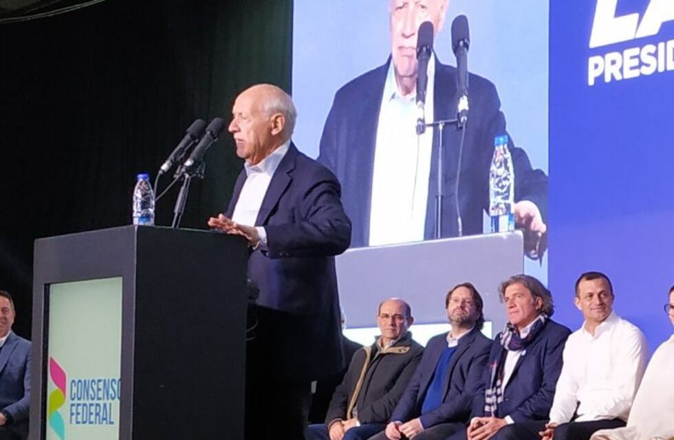 Roberto Lavagna, en el cierre de campaña: "Vamos a darle a los argentinos lo que les han sacado"