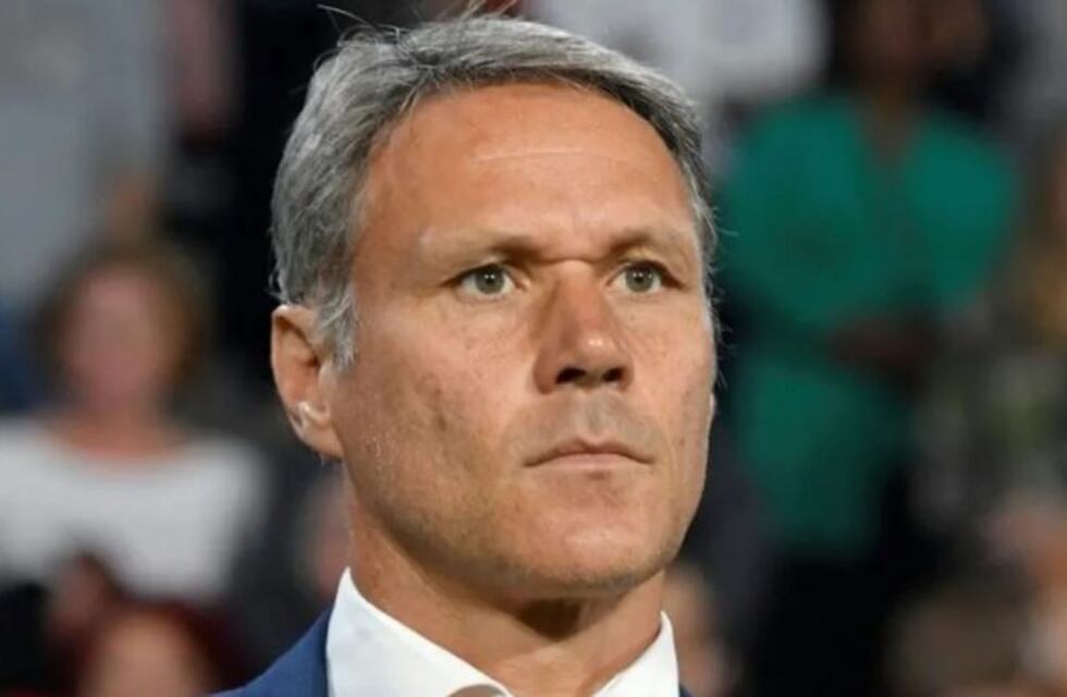 Eliminaron a Marco van Basten del videojuego FIFA 20 por emitir un saludo nazi en televisión