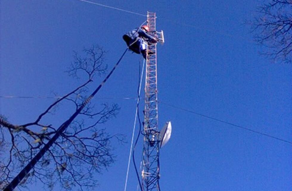 Protesta y movilización de vecinos contra la instalación de una antena