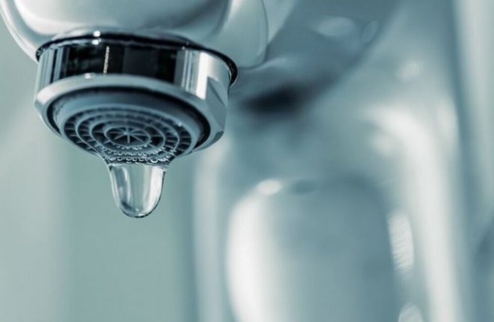 La bajante del río Paraná empujó a Sameep a reducir la producción de agua