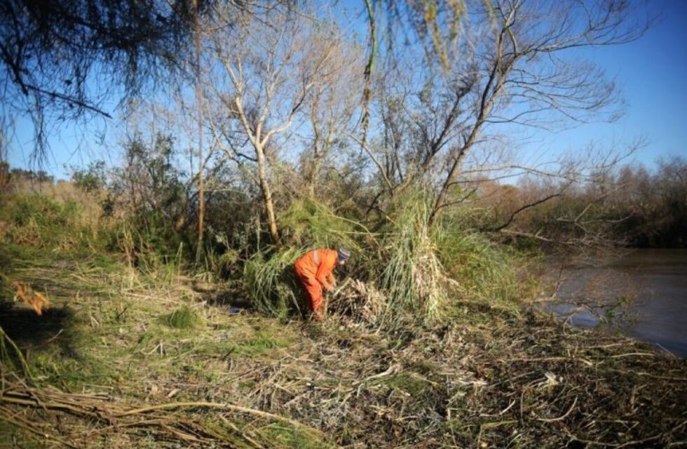 Se lleva adelante desmalezado y limpieza en el Balneario Municipal