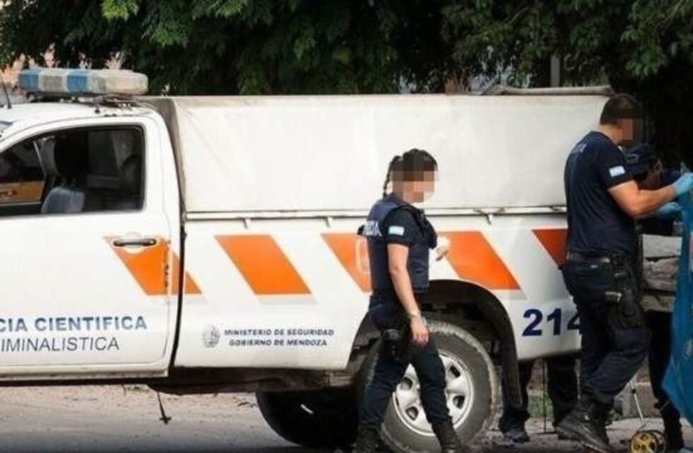 San Rafael: un hombre falleció tras volcar en una camioneta