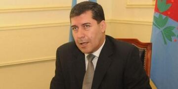 El actual gobernador Sergio Casas es el primer precandidato a diputado nacional del Frente de todos